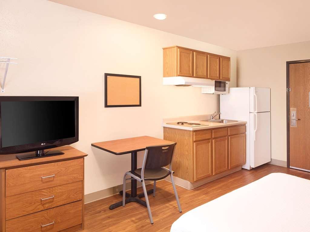 Extended Stay America Select Suites - Indianapolis - Greenwood Room photo